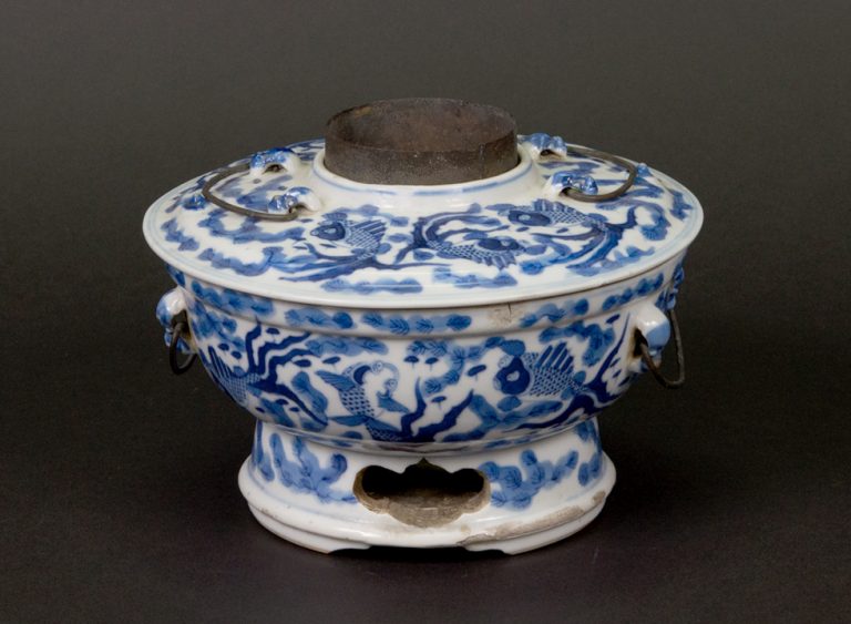 หม้อไฟลายคราม